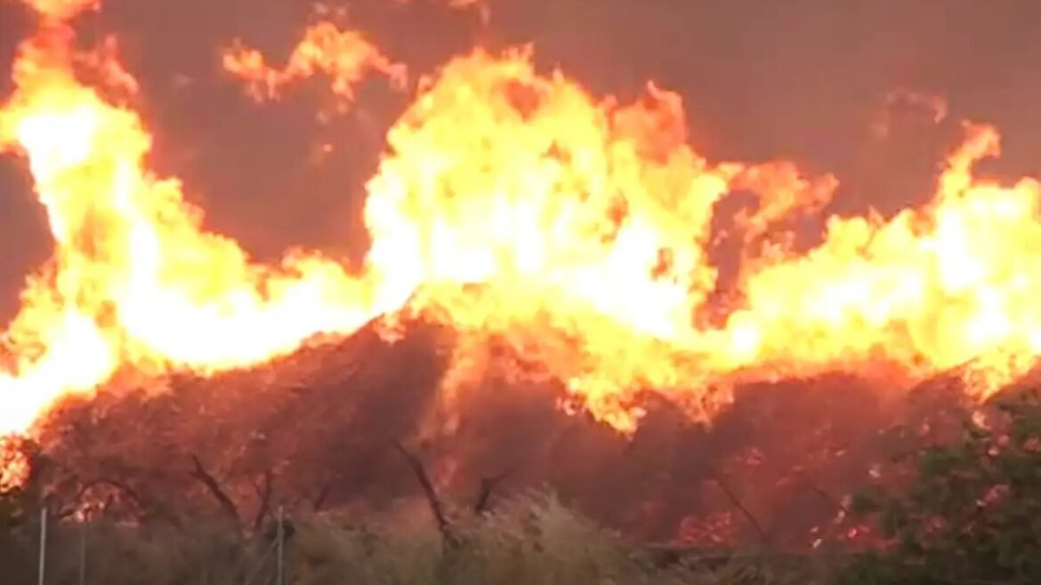 Μαίνεται η φωτιά στις Σέρρες – Σε ύφεση το πύρινο μέτωπο στο Ωραιόκαστρο
