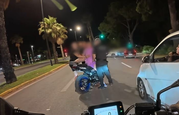 Λεωφόρος Βουλιαγμένης: Καρέ καρέ η προσπάθεια οδηγών να διαφύγουν από μπλόκο της Τροχαίας – Παραλίγο να πατήσουν αστυνομικό