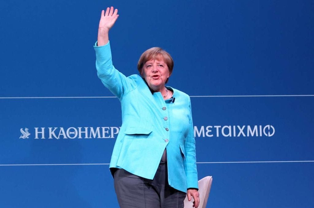 Δέκα χρόνια μετά: Η Μέρκελ για το Grexit, τις ουρές στα ATM και το πότε έβαλε τα κλάματα