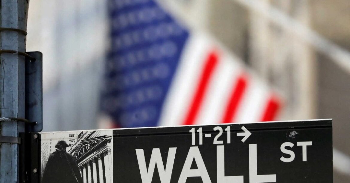 Βουτιά στη Wall Street: Ο Dow χάνει 280 μονάδες, εβδομαδιαίες απώλειες για τον S&P εν μέσω κλιμάκωσης του εμπορικού πολέμου Τραμπ