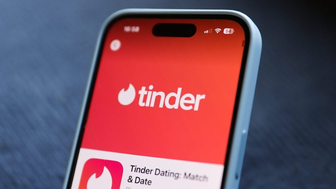 Το Tinder καταπολεμά τα bots με υποχρεωτικούς ελέγχους αναγνώρισης προσώπου
