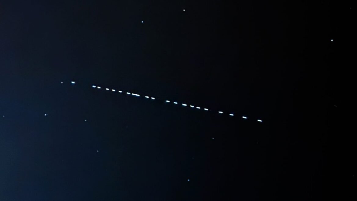 Η SpaceX έθεσε εκτός τροχιάς σχεδόν 500 δορυφόρους Starlink το τελευταίο εξάμηνο