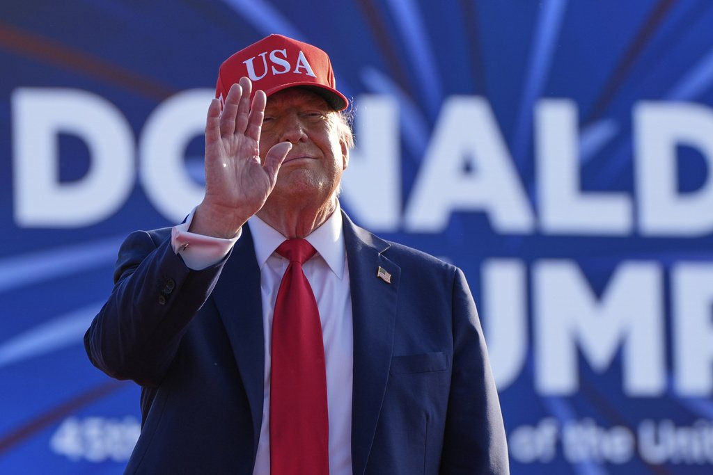 Τραμπ: «Δούναι και λαβείν» η συνάντηση στην Αλάσκα – Πιστεύω ότι θα συμφωνήσει ο Πούτιν