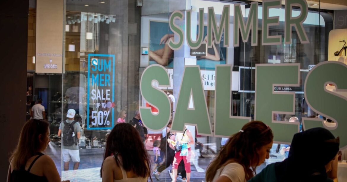Θερινές εκπτώσεις 2025: Πώς να εντοπίσετε τις μεγάλες προσφορές και τι να προσέχετε 