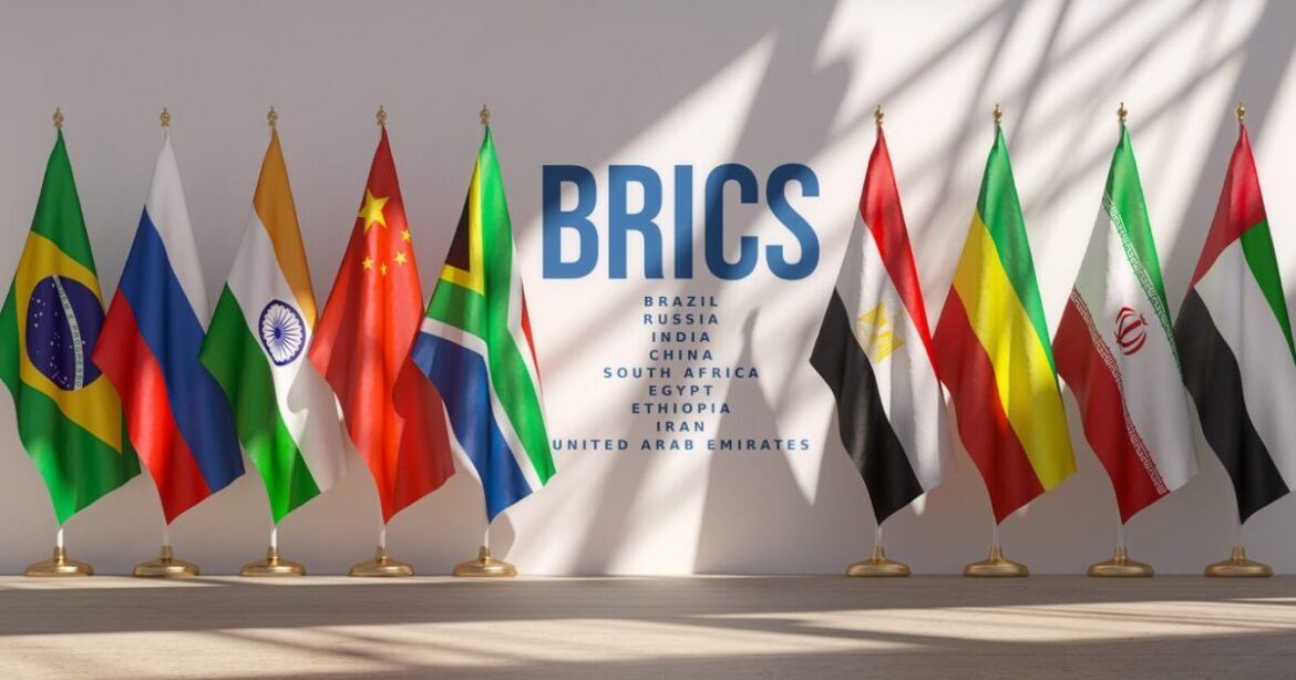 Ομοβροντία BRICS κατά των «καταναγκαστικών» δασμών Τραμπ στο παραπέντε της λήξης της τρίμηνης αναστολής τους