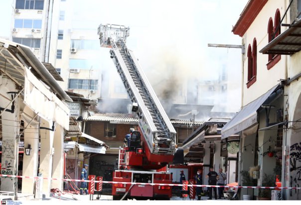 Θεσσαλονίκη: Φωτιά σε κατάστημα στο Καπάνι