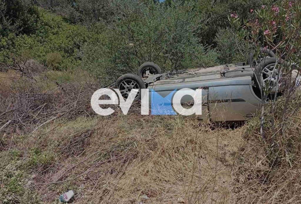 Σοβαρό τροχαίο στην Εύβοια: Αυτοκίνητο εξετράπη της πορείας του και τούμπαρε