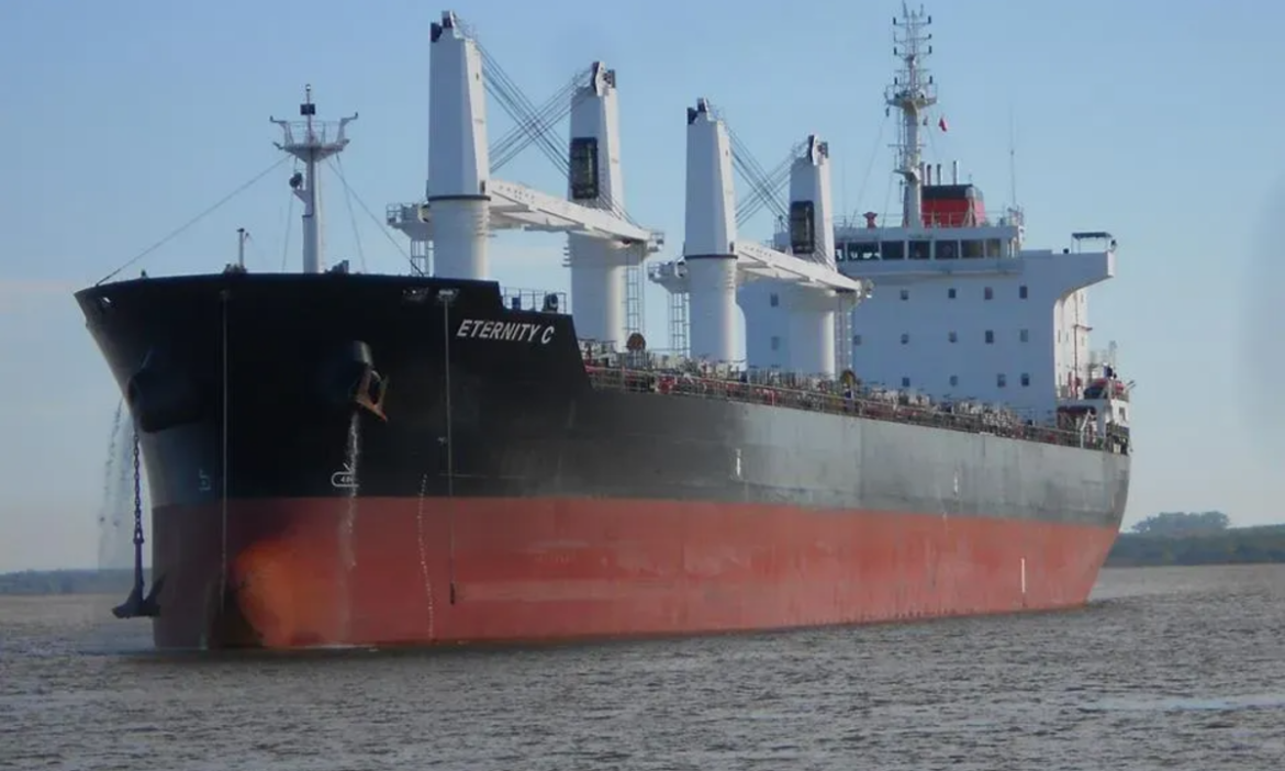 Ερυθρά Θάλασσα: Νέα επίθεση σε ελληνόκτητο πλοίο – Πληροφορίες για δύο νεκρούς στο πλήρωμα