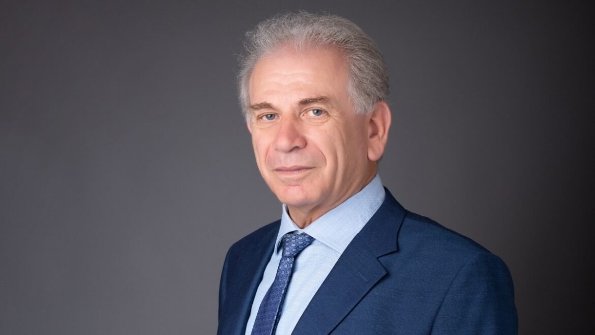 Αιγάλεω: «Είδαμε έναν άνδρα με όπλο να απειλεί να μας σκοτώσει» λέει ο δήμαρχος Λάμπρος Σκλαβούνος στο