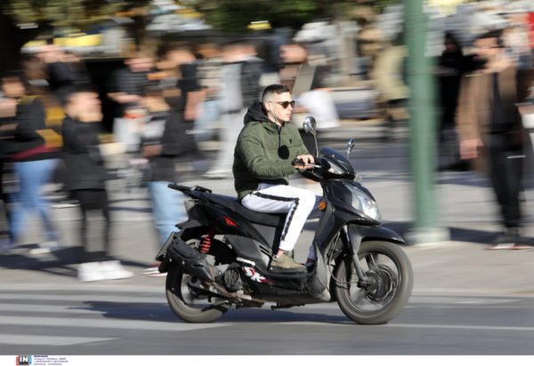 Ένας στους έξι χωρίς κράνος στην πρώτη εβδομάδα εκστρατείας της Τροχαίας – Ποιες είναι οι ποινές με τον νέο