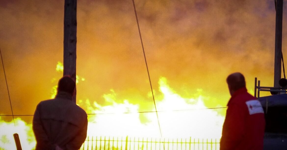 Φωτιά και μήνυμα του 112 στη Λάρισα