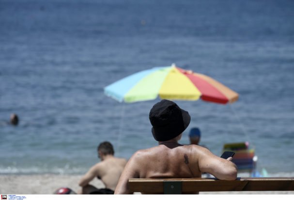 Καιρός: Πτώση της θερμοκρασίας και ισχυροί άνεμοι το επόμενο 48ώρο – «Προ των πυλών» ο νέος καύσωνας