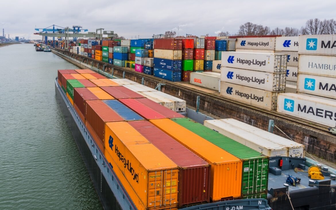 Αδειάζει η κλεψύδρα: Η ΕΕ περιμένει την απόφαση Τραμπ για τους δασμούς – Ποιες χώρες θα πληγούν περισσότερο