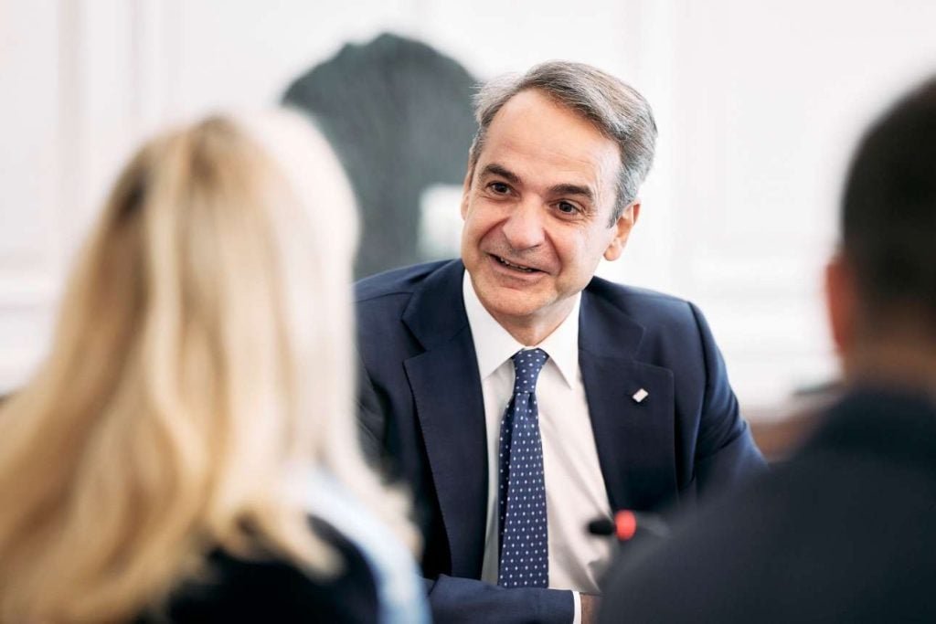 Μητσοτάκης: Αύξηση 1000% στις δηλωθείσες υπερωρίες του τουρισμού