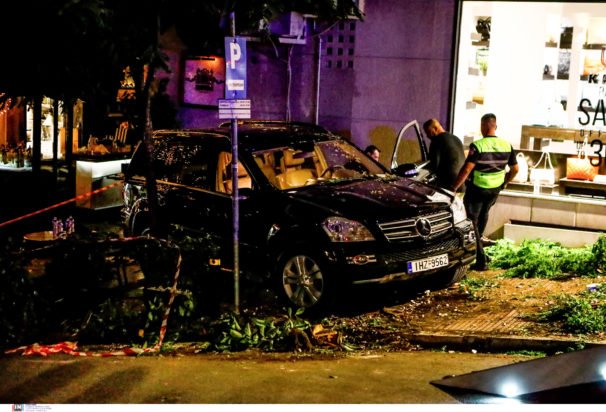 Κολωνάκι: Τουλάχιστον 11 τραυματίες από την πρόσκρουση αυτοκινήτου σε εστιατόριο – Δείτε βίντεο και