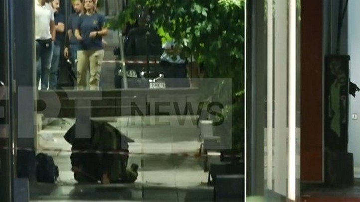 Κολωνάκι: Λήξη συναγερμού στην Βουκουρεστίου – Ρούχα περιείχε ο σάκος που είχε εντοπιστεί