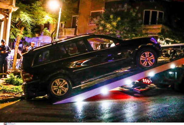 Χάος από την τρελή πορεία του τζιπ στο Κολωνάκι: «Πέσαμε όλοι κάτω, ένιωσα ότι το αυτοκίνητο ερχόταν