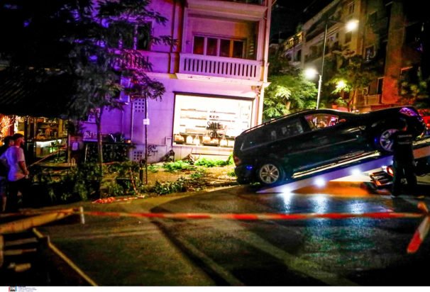 Κολωνάκι: Αφέθηκε ελεύθερος ο 35χρονος παρκαδόρος που συνελήφθη για την τρελή πορεία του τζιπ – Δεν ασφάλισε