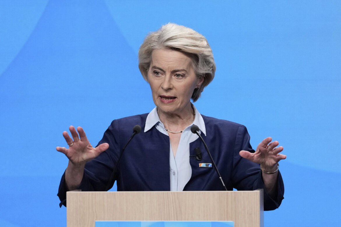 Η Φον ντερ Λάιεν ζητά «διαπραγματευτική λύση» για τους δασμούς – «Δεν θα επιβληθούν αντίποινα στις ΗΠΑ»