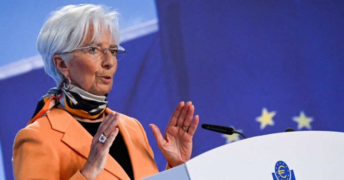 ΕΚΤ: Πάγο στις μειώσεις επιτοκίων – Αβεβαιότητα από τον εμπορικό πόλεμο Τραμπ