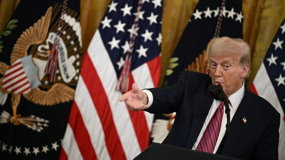 Ο Τραμπ υπογράφει τον νόμο GENIUS, δημιουργώντας ένα ρυθμιστικό πλαίσιο για τα stablecoins