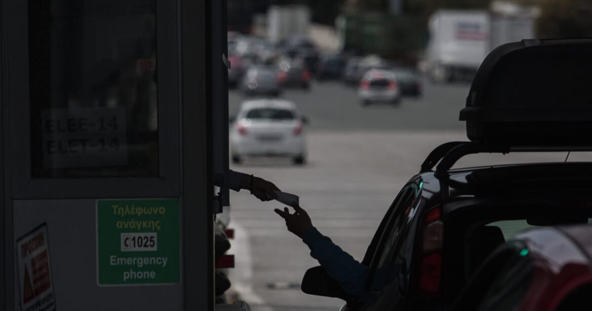 Αυξημένη κίνηση στην Εθνική Αθηνών – Κορίνθου στο ρεύμα προς Αθήνα – Στο κόκκινο η Αττική Οδός από την επιστροφή των εκδρομέων