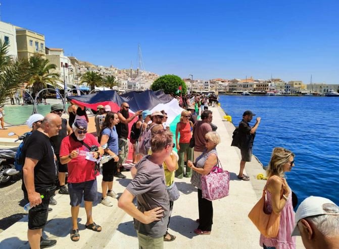 Σύρος: Αντιδράσεις πολιτών για την άφιξη κρουαζιερόπλοιου με Ισραηλινούς τουρίστες στο λιμάνι της Ερμούπολης
