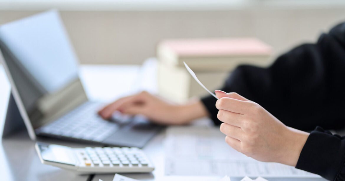 Οι υψηλοί συντελεστές ΦΠΑ δεν εγγυώνται διαρκή αύξηση των εσόδων – Τι αναφέρει νέα μελέτη