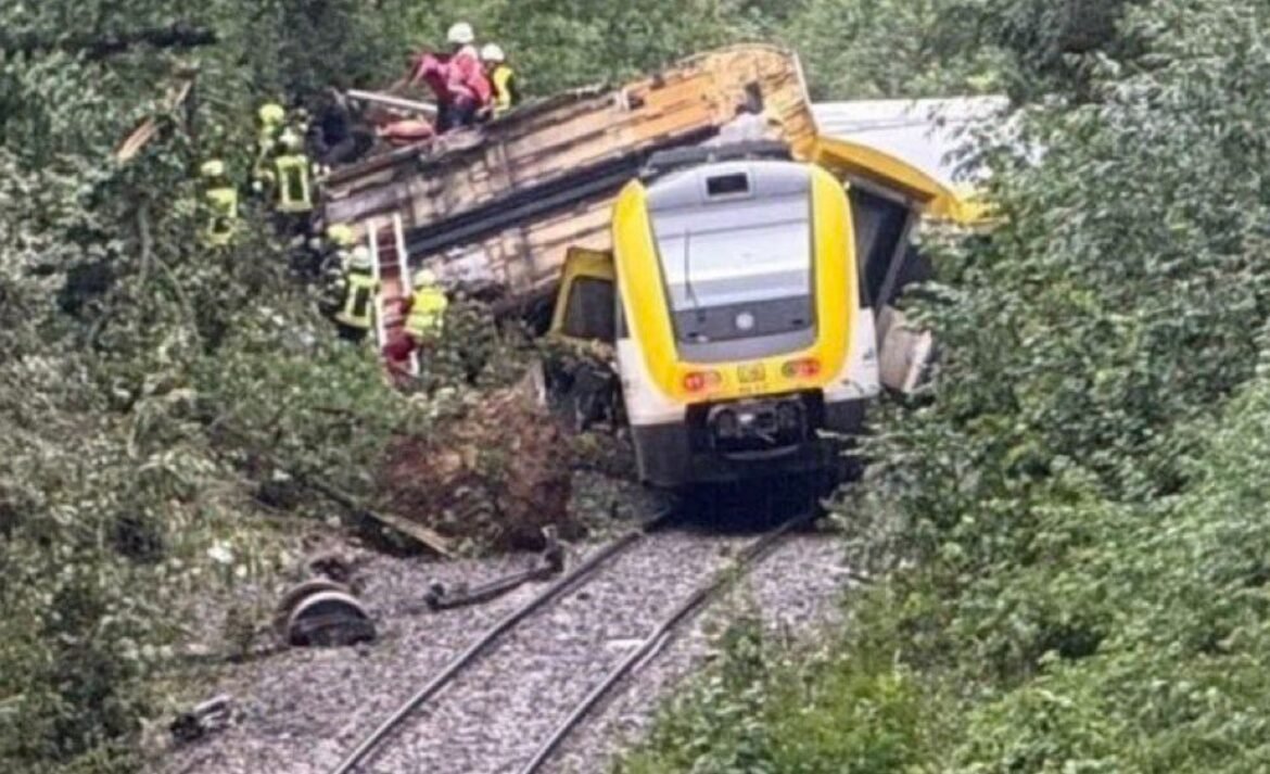 Εκτροχιάστηκε τρένο στη Γερμανία – Τρεις νεκροί, 34 τραυματίες