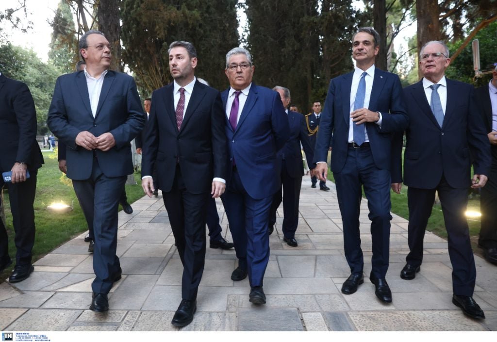 Δεξίωση στο Προεδρικό Μέγαρο: Τα πηγαδάκια, τα μηνύματα και οι απουσίες