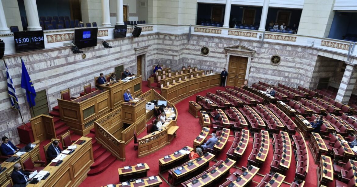 Στη Βουλή η συζήτηση της πρότασης της ΝΔ για Εξεταστική σχετικά με τον ΟΠΕΚΕΠΕ – Δείτε Live