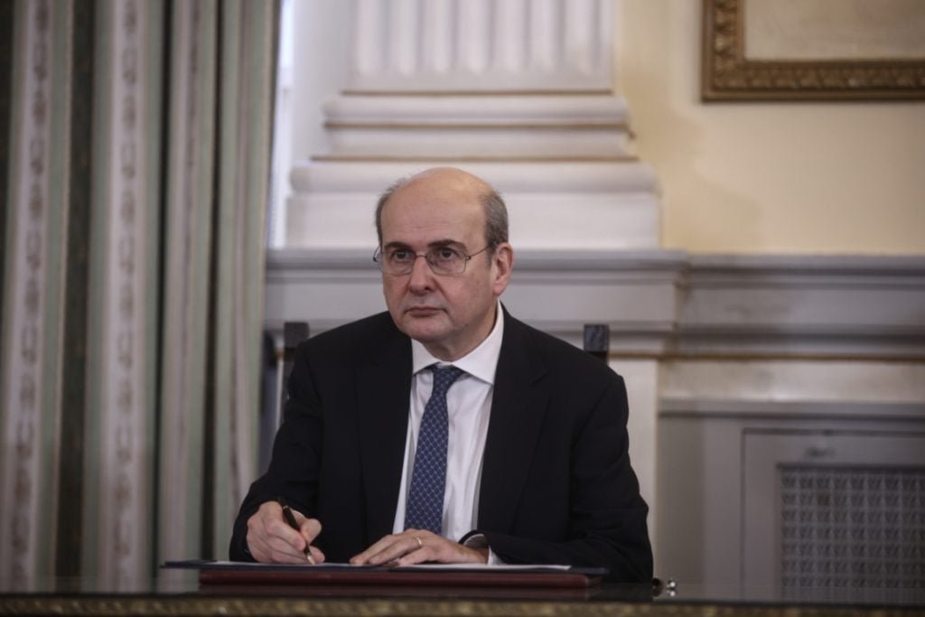 Χατζηδάκης: Οχι στα fake news για το νερό