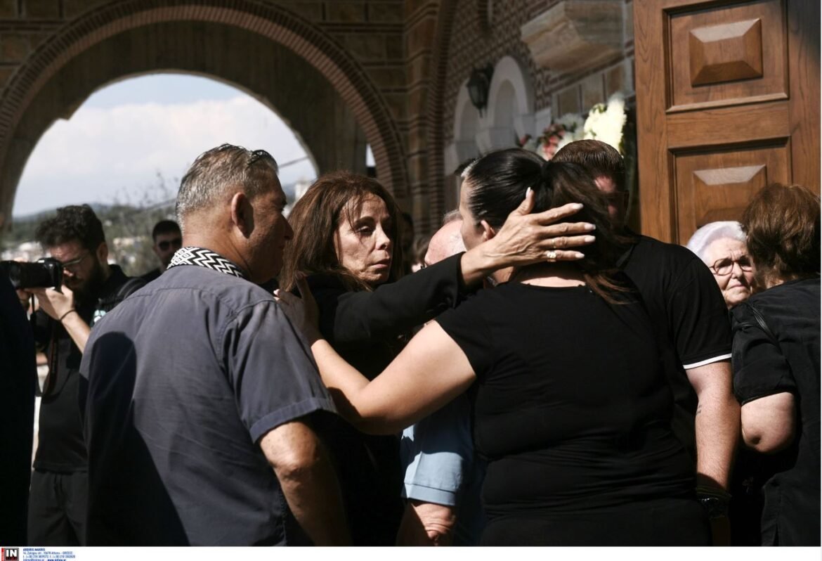 Δημήτρης Ζαρζαβατσίδης: Σε βαρύ κλίμα έγινε η κηδεία του Ολυμπιονίκη – Συντετριμμένη η Βούλα Πατουλίδου –