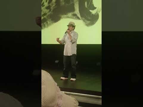 Ο Τζάκι Τσαν μάγεψε το Λοκάρνο: “Είμαι 71, μπορώ ακόμα να μάχομαι” (+video)