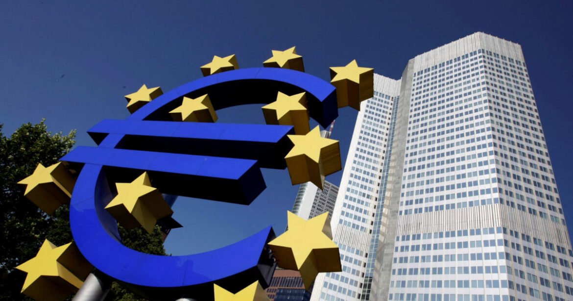 Η ΕΚΤ φαίνεται να καθυστερεί την τελευταία μείωση επιτοκίων του κύκλου μέχρι τον Δεκέμβριο