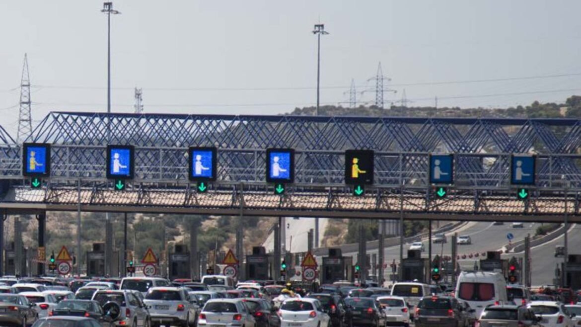 Τροχαίο στην Εθνική Οδό Αθηνών – Κορίνθου: Δόθηκαν στην κυκλοφορία 2 λωρίδες – Πολύ αυξημένη η κίνηση