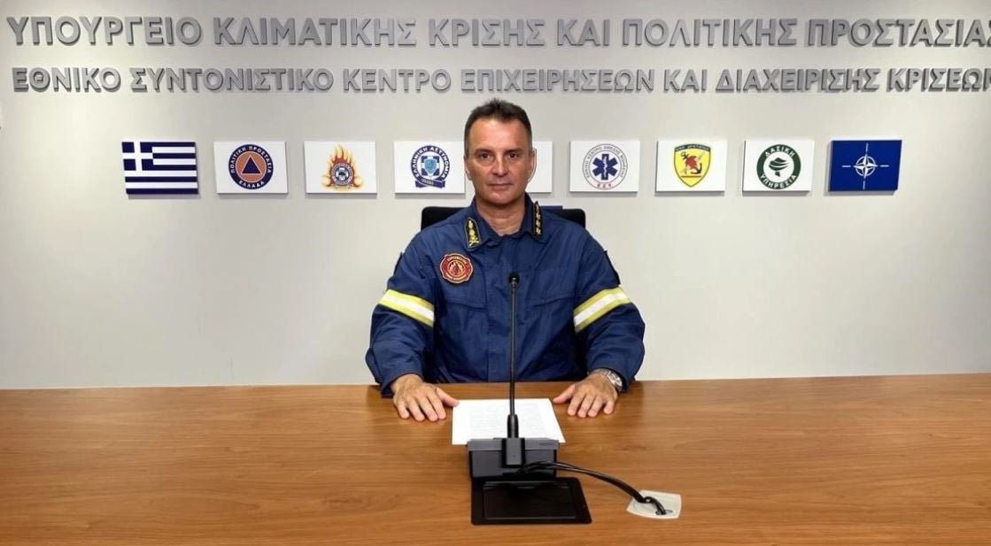 Βαθρακογιάννης: «Αντιμέτωπη με πλήθος ενεργών εστιών η χώρα, 4.850 πυροσβέστες επιχειρούν στις φωτιές – Η