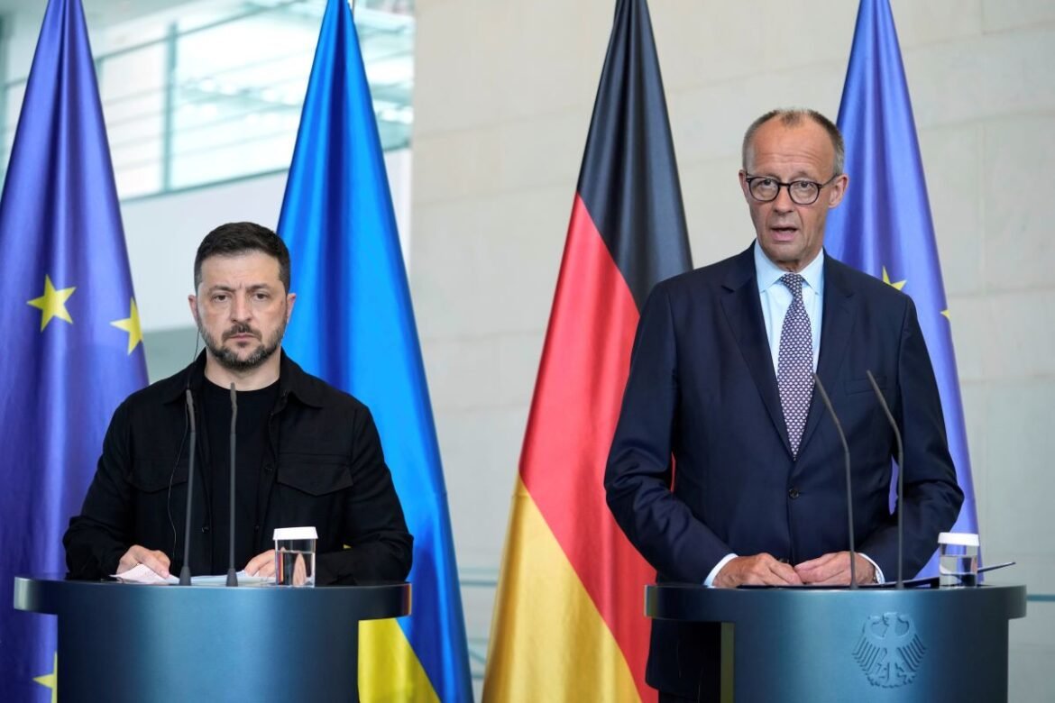 Τα γεράκια της Ε.Ε. και ο Ζελένσκι επιχειρούν να «τιθασεύσουν» τον Τραμπ ενόψει της συνάντησης με τον Πούτιν