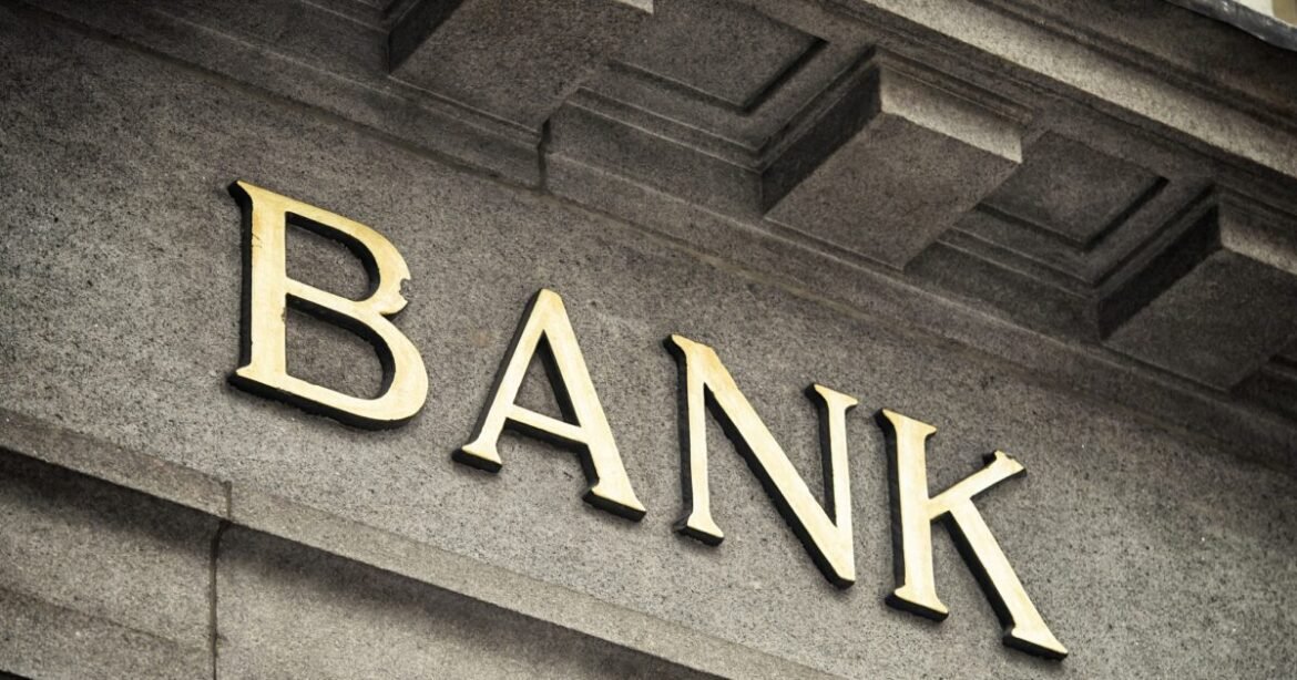 Η Κίνα επέβαλε κυρώσεις σε δύο ευρωπαϊκές τράπεζες ως αντίποινα σε αντίστοιχες κινήσεις της ΕΕ