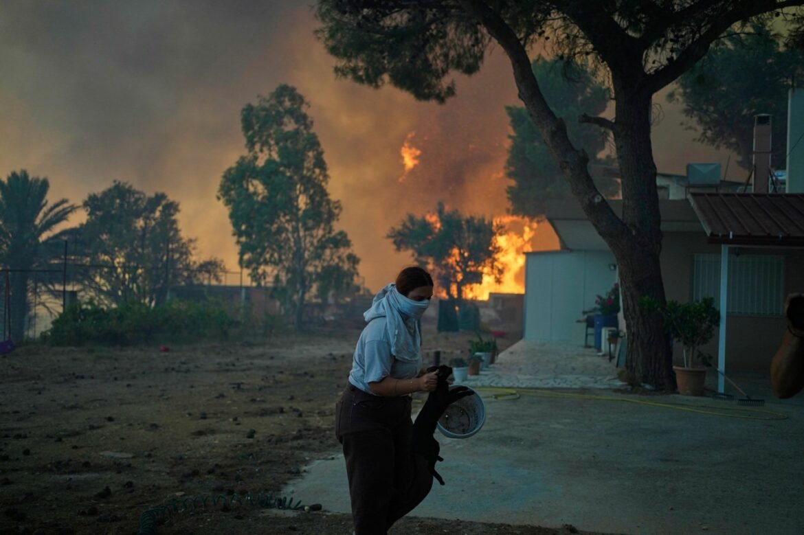Δύο νέες συλλήψεις για εμπρησμούς στην Πάτρα – 19χρονος ομολόγησε ότι έβαλε τη φωτιά στα Συχαινά