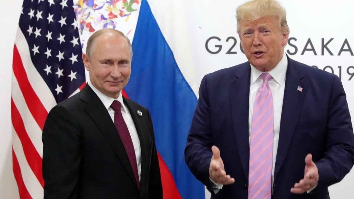 Guardian: Ο Τραμπ μόνος σε δωμάτιο με τον Πούτιν είναι συνταγή καταστροφής – Τι είχε γίνει στο τελευταίο τετ α τετ