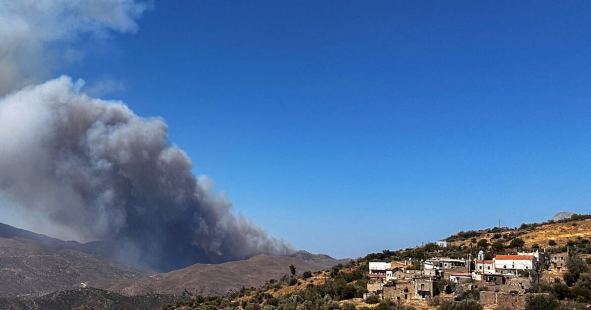 Φωτιές στην Ελλάδα: Αναντίστοιχη η ασφαλιστική κάλυψη κατοικιών και επιχειρήσεων με την κλιματική κρίση