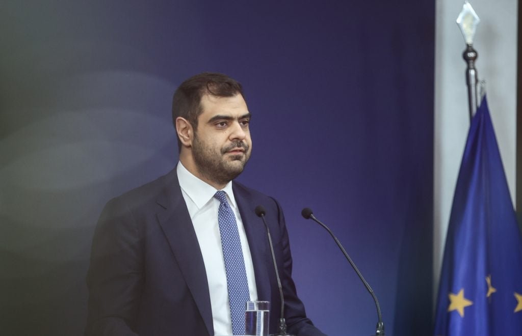 Μαρινάκης: Δέκα fake news για τις πυρκαγιές