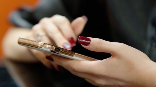 Δικογραφία σε βάρος γνωστής influencer για παράνομη προώθηση και διαφήμιση τυχερών παιγνίων μέσω διαδικτύου