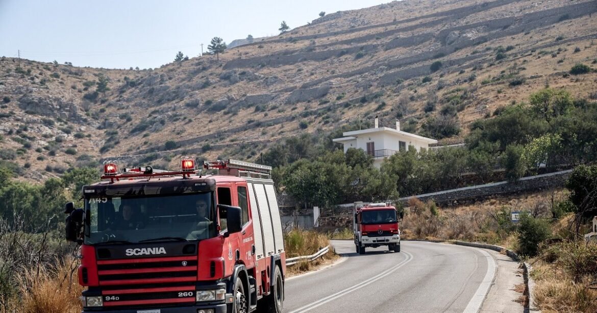 Χίος: Μηνύματα του 112 για εκκένωση οικισμών