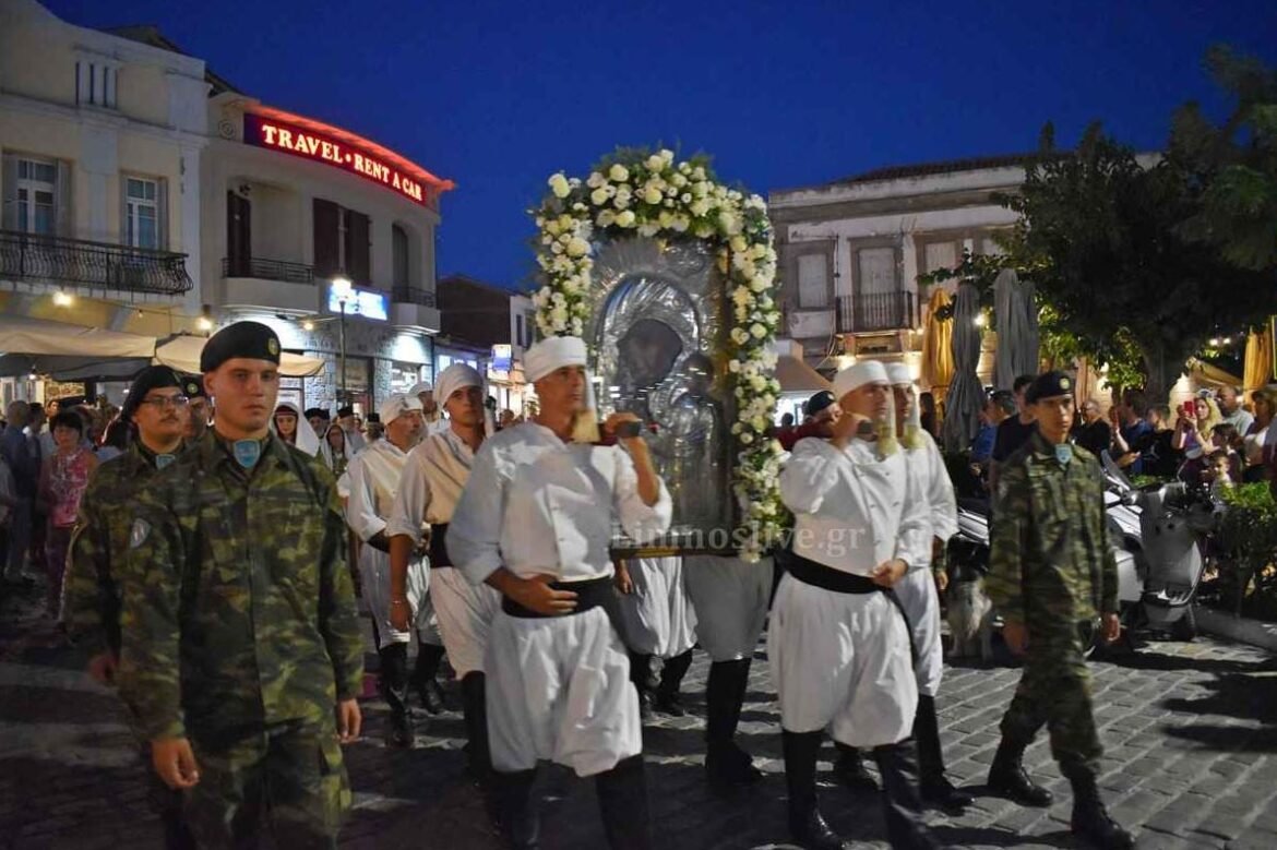 Λήμνος: Εκατοντάδες πιστοί συνέρρευσαν στο λιμάνι της Μύρινας για την λιτάνευση της εικόνας της Παναγιάς – ΦΩΤΟ και ΒΙΝΤΕΟ
