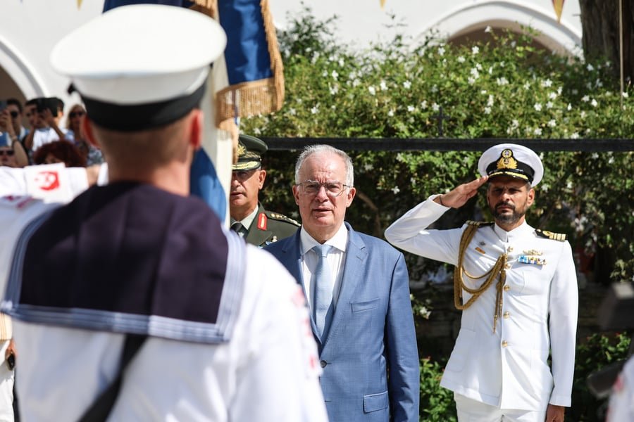 Το ευχαριστώ του Προέδρου στους μαχητές των πυρκαγιών