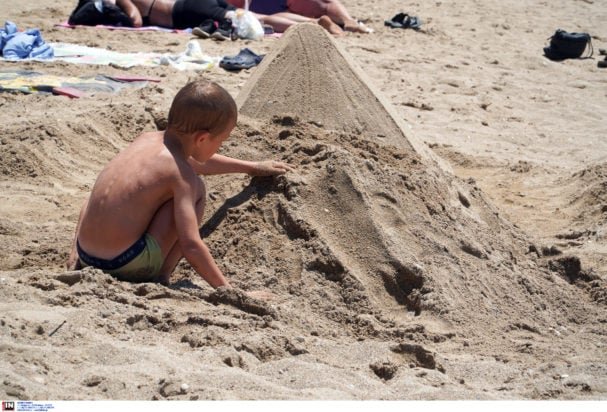 Καιρός: Μέχρι τους 36 βαθμούς Κελσίου η θερμοκρασία – «Πορτοκαλί» συναγερμός για πυρκαγιές σε 10 Περιφέρειες