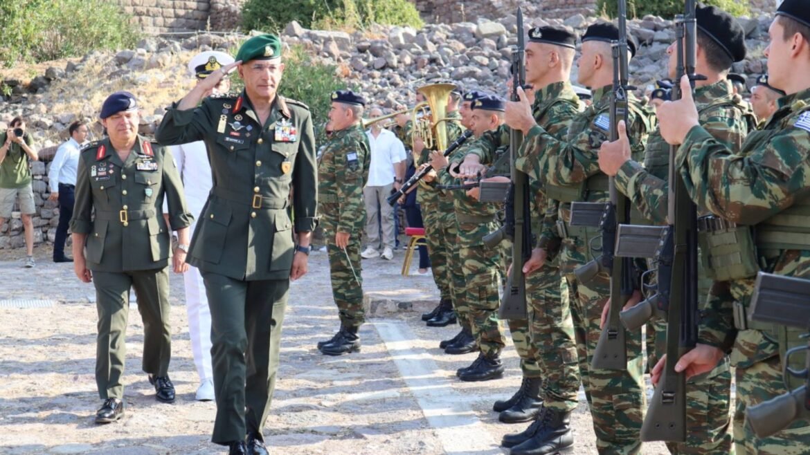 Μυτιλήνη: Η ελληνική σημαία υψώθηκε σήμερα στο κάστρο της Μήθυμνας