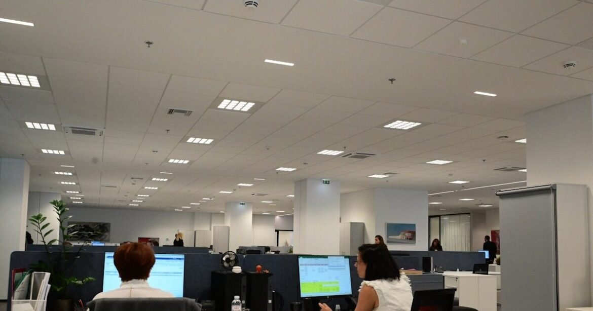 Στο μικροσκόπιο της εφορίας επιστροφές φόρου εισοδήματος και ΦΠΑ – Ποιοι μπαίνουν πρώτοι στη σειρά